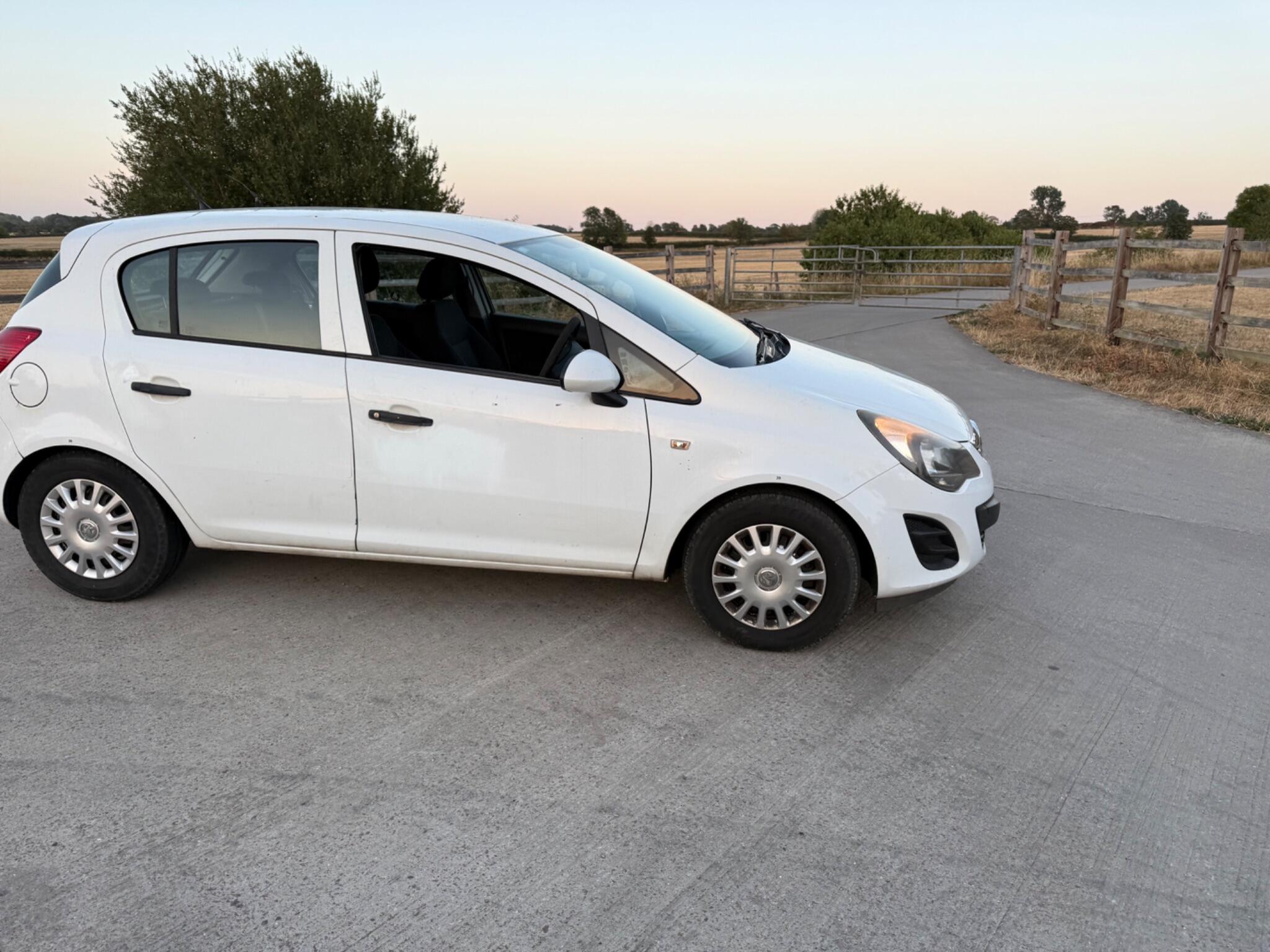 Vauxhall Corsa 1.3 CDTi ecoFLEX S Euro 5 (s/s) 5dr (A/C) — photo 61 of 74
